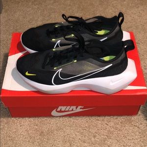 Nike Vista Lite Tennis Shoes
